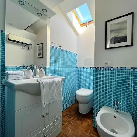 Cozy Sky Nest Near Shopping Area